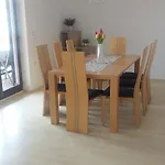 Apartma Kiana アパート