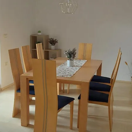 Apartma Kiana *
