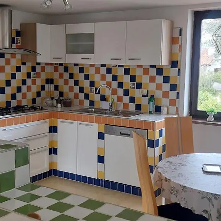 דירה Apartma Kiana *