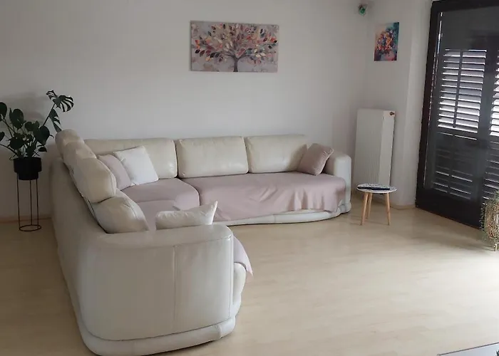 公寓 Apartma Kiana *